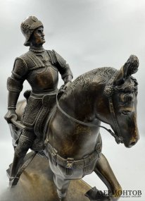 Скульптура «Конная статуя кондотьера Коллеони». Бронза, по модели А. дель Верроккьо, 