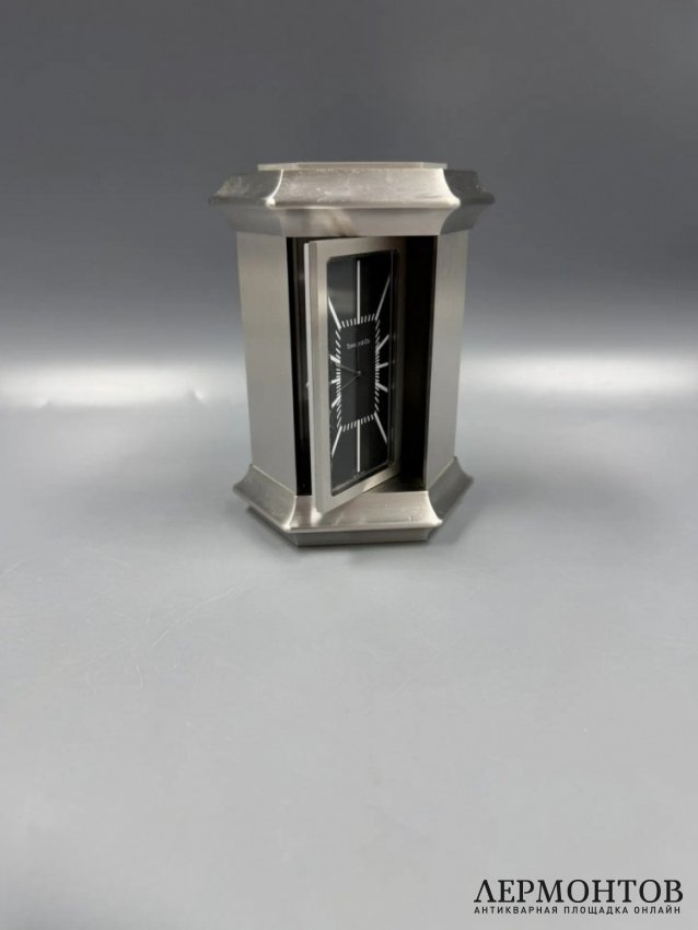 Настольные поворотные часы «Lantern Clock». Латунь, Tiffany & Co., Швейцария