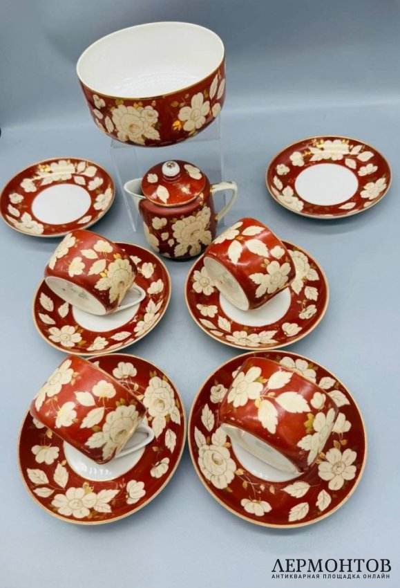 Сервиз «Шиповник» на красном. Фарфор, роспись, Дулёвский фарфоровый завод, СССР, 1955