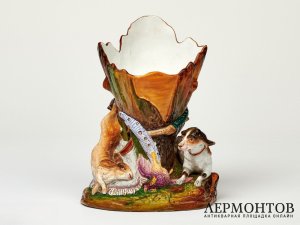 Карандашница «Охотничьи трофеи». Бисквитный фарфор, Европа, середина XIX века