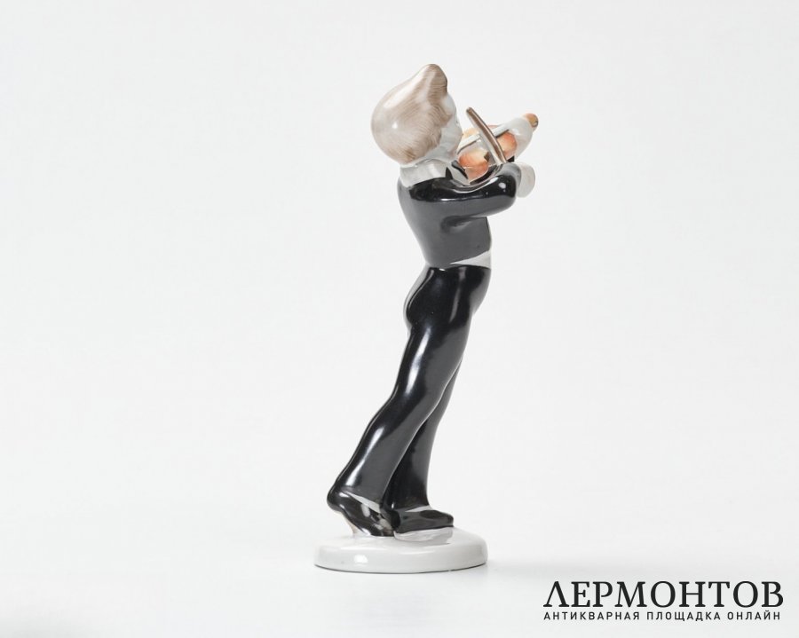 Статуэтка «Юный скрипач». Фарфор, Hollóháza, Венгрия, 1955–1983 годы