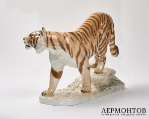 Статуэтка «Крадущийся тигр». Фарфор, Hutschenreuther, Германия