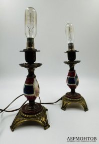 Парные настольные лампы с нимфами и амурами. Фарфор, роспись, латунь, Западная Европа, 1-я треть 20 века