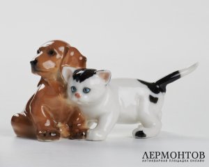 Статуэтка «Дружба. Такса и кошка». Фарфор, Hutschenreuther, Германия, конец XX века