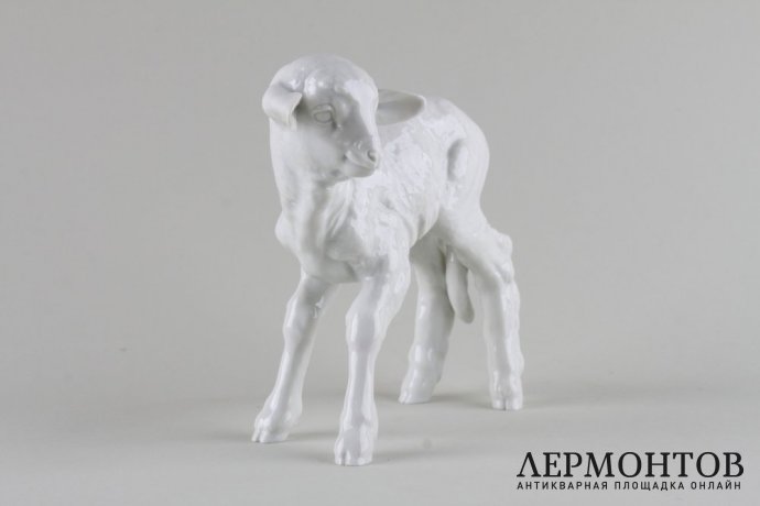 Статуэтка Ягненок. Фарфор.  Фабрика Allach, Германия, 1940-1944 гг. T. Karner.