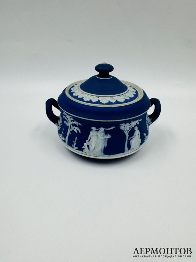 Чайный сервиз в стиле ампир с мифологическими сюжетами. Фарфор, Wedgwood, Англия, середина 20 века