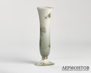 Ваза «Сосновая ветка». Фарфор, Rosenthal, Германия, 1940 год