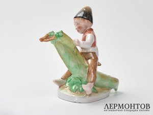 Статуэтка «Мальчик на горохе». Керамика, Венгрия, вторая половина XX века