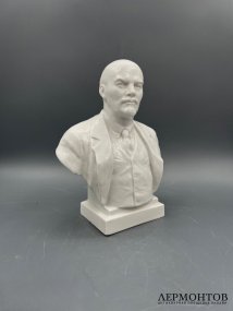Бюст В. И. Ленина. Фарфор, ЛФЗ, скульпторы В. Я. Боголюбов и В. И. Ингал, СССР, 1950-е годы