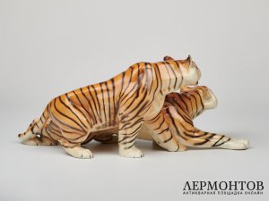 Статуэтка «Тигры». Фарфор, Royal Dux, Чехословакия, середина XX века