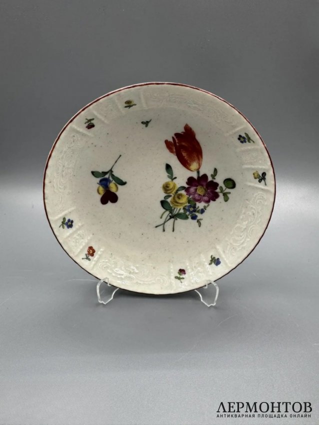 Кофейная пара с цветочным букетом. Фарфор, роспись, Ludwigsburg, Германия, 1770-е годы