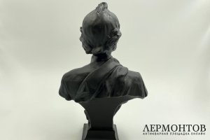 Бюст А. В. Суворов. Автор оригинальной модели Н. А. Теплов, модель 1960 года. Чугун.