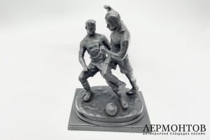Скульптурная композиция Футболисты. СССР, Касли, А. В. Чиркин, 1960 год. Чугун.