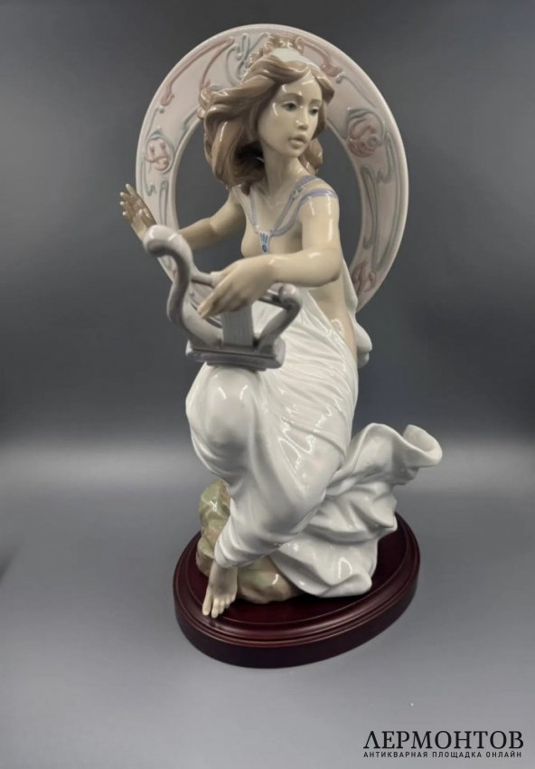 Статуэтка «Девушка с арфой». Фарфор, роспись, Lladro, Испания