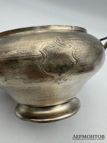 Сахарница-чугунок. Серебро 84 пробы, гильоширование, мастер АМ, Россия, 1868 год