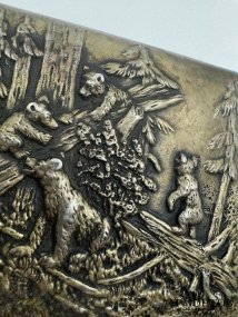 Портсигар «Утро в сосновом лесу». Серебро 84 пробы, П. Американцев, Россия, 1908–1917 годы