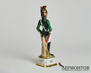 Статуэтка «Драгун». Фарфор, Di Pietro, Capodimonte, Италия, вторая половина XX века