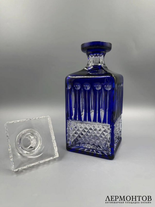 Штоф из коллекции «Xenia». Цветной хрусталь, Faberge, современная работа