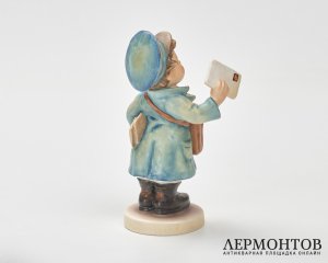Статуэтка «Почтальон». Фарфор, Goebel, серия Hummel, Германия, 1979–1990 годы