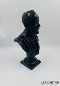 Бюст П. И. Чайковского. Чугун, Каслинский завод, скульптор Бах, СССР, 1962 год