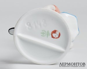 Статуэтка «Игрок в пинг-понг». Фарфор, Hollóháza, Венгрия, 1960–1970-е годы