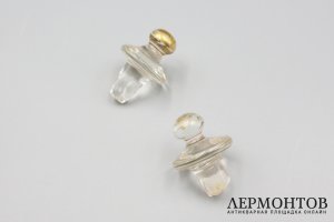 Парные графинчики с ручками. Россия, завод Потемкина, кон. 1770-х -1790-е гг. Стекло.