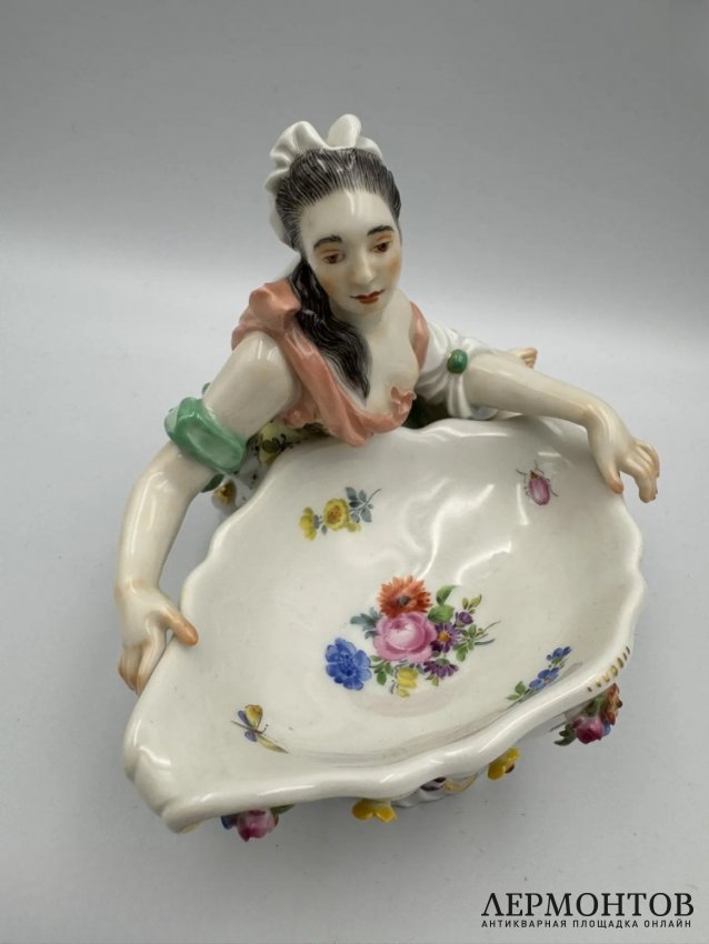 Ваза для сладостей с фигурой девушки. Фарфор, роспись, лепка, Meissen, Германия, конец 19 — начало 20 века