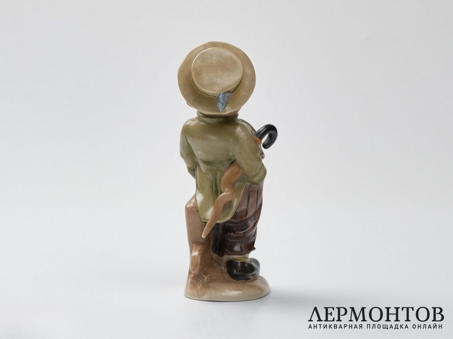 Статуэтка «Мальчик в шляпе». Фарфор, Wagner & Apel, серия Bertram, Германия, 1930–194
