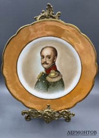 Блюдо с портретами Николая I и Александры Фёдоровны. Фарфор, роспись, Товарищество Кузнецова, Россия, начало 20 века