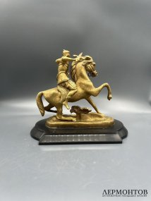 Статуэтка «Воин на коне». Бронза, золочение, камень, Западная Европа, конец 19 — начало 20 века