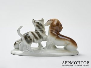 Статуэтка «Такса, кошка и котёнок». Фарфор, Lippelsdorf, Германия, 1951–1974 годы