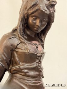 Настольная лампа с фигурой девушки с кувшином. Шпиатр, скульптор H. Moreau, Франция, конец 19 века