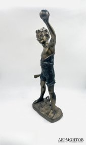Скульптура «Мальчик». Шпиатр, скульптор Franz Iffland, Германия, 1-я треть 20 века