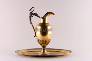 Кувшин на подносе в стиле ампир. Tetard. Серебро 950 пробы, золочение. Франция, XIX в