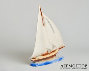 Статуэтка «Яхта». Керамика, Ditmar-Urbach, Чехословакия, 1930-е годы