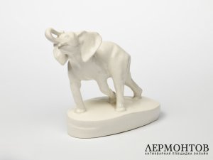 Статуэтка «Бегущий слон». Bechyne, Чехословакия, 1922–1942 годы