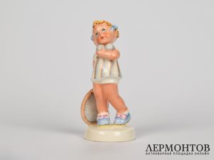 Статуэтка «Юная теннисистка». Фарфор, Royal Dux, Германия