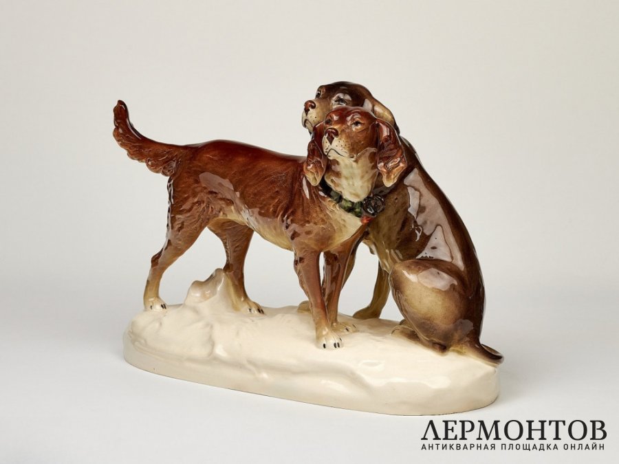 Статуэтка «Охотничьи собаки». Фарфор, Royal Dux, Чехословакия, 1938–1945 годы