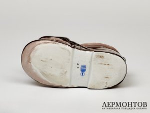 Статуэтка «Ботинок». Фарфор, Zsolnay, Венгрия, 1970–1980 годы