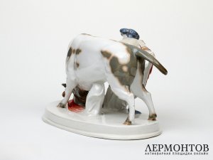 Статуэтка «Тореадор и бык». Фарфор, Carl Teichert, Германия, 1920-е годы