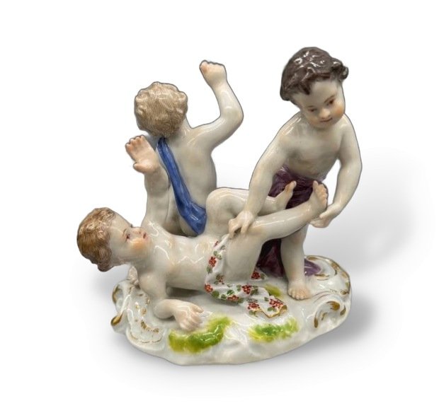 Статуэтка «Играющие путти». Фарфор, роспись, Meissen, Германия, 2-я половина 19 века