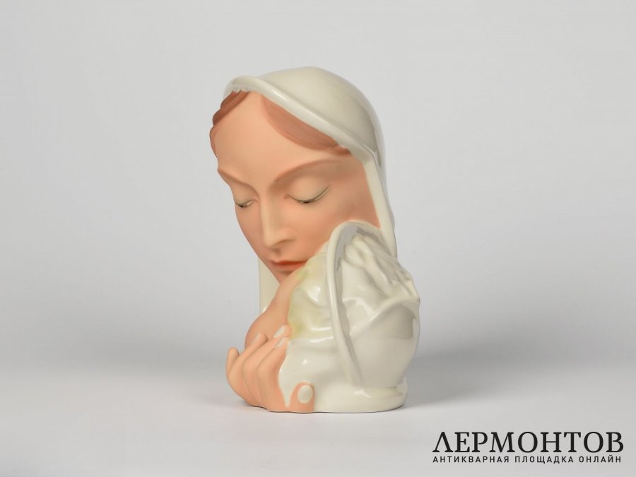 Статуэтка «Мадонна с младенцем», бюст. Фарфор, Pirkenhammer, Чехословакия, 1932 год