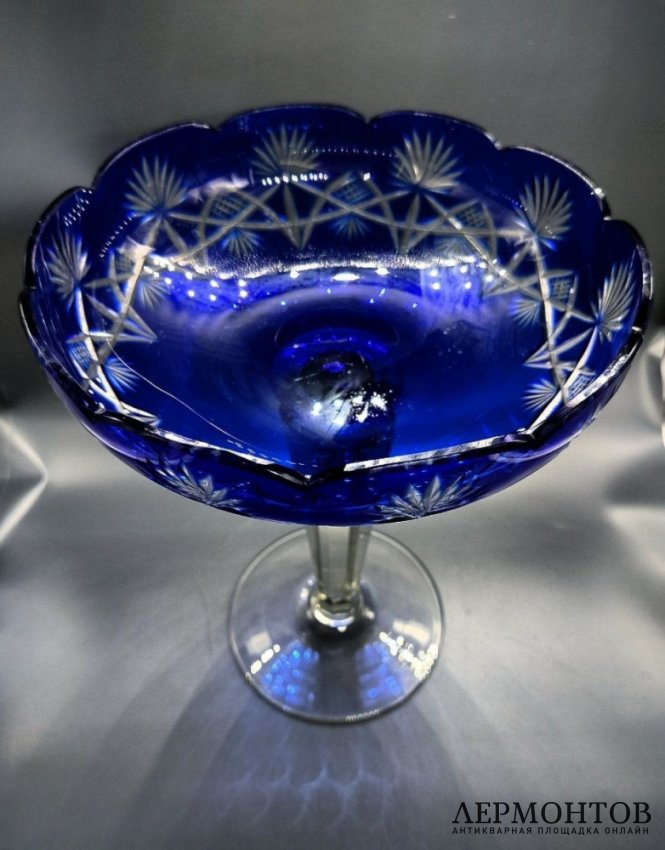 Ваза для фруктов. Синий и бесцветный хрусталь, СССР, 1950–1960-е годы