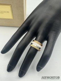 Женское кольцо «Quatre White Edition». Золото 750 пробы, керамика, Boucheron