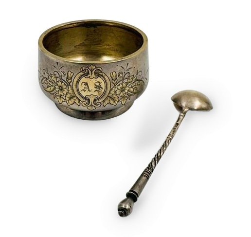 Солонка с ложечкой. Серебро 84 пробы, золочение, Г. Сбитнев, Россия, 1895 год