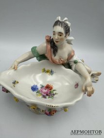 Ваза для сладостей с фигурой девушки. Фарфор, роспись, лепка, Meissen, Германия, конец 19 — начало 20 века