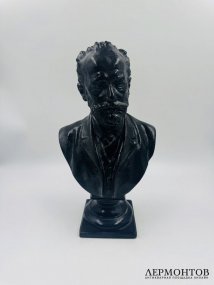 Бюст П. И. Чайковского. Чугун, Каслинский завод, скульптор Бах, СССР, 1962 год