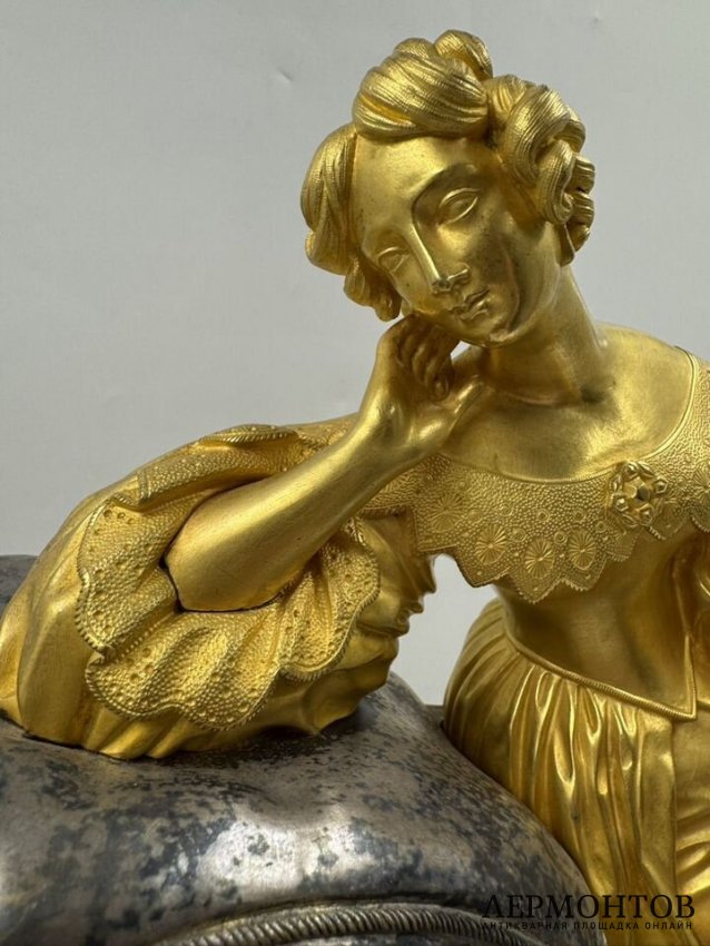 Каминные часы в стиле ампир с фигурой дамы. Бронза, Франция, 2-я половина 19 века