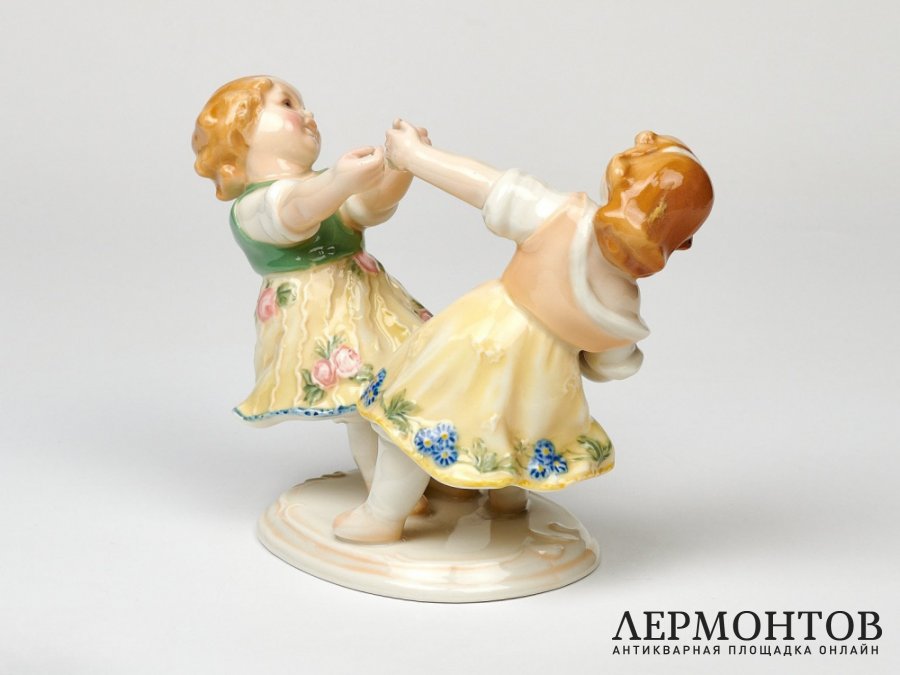 Статуэтка «Танцующие девочки». Фарфор, Karl Ens, Германия, 1919–1940 годы