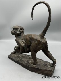 Статуэтка «Обезьяна с малышом». Бронза, скульптор Е. Торич, 1988 год